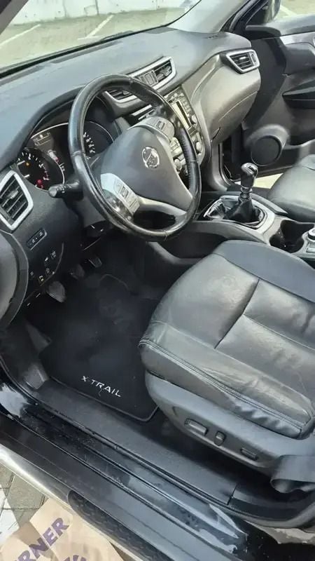 Alb Utilizat 2015 Nissan X-Trail SUV | 11.700 EUR (Preț OK) - Imagine 1/4
