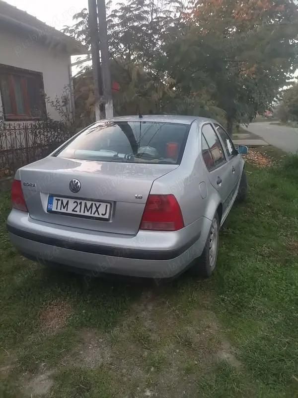 Second-hand VW Bora 101 CP (74 kW) 2001 Berlinǎ