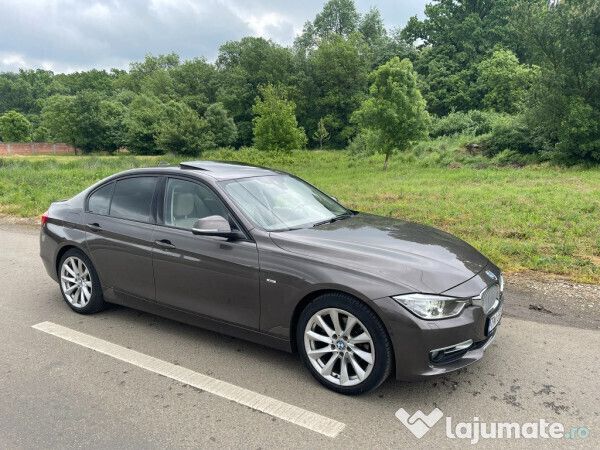 Second-hand BMW 320 Comfort Edition 184 CP (135 kW) 2012 Maro Berlinǎ