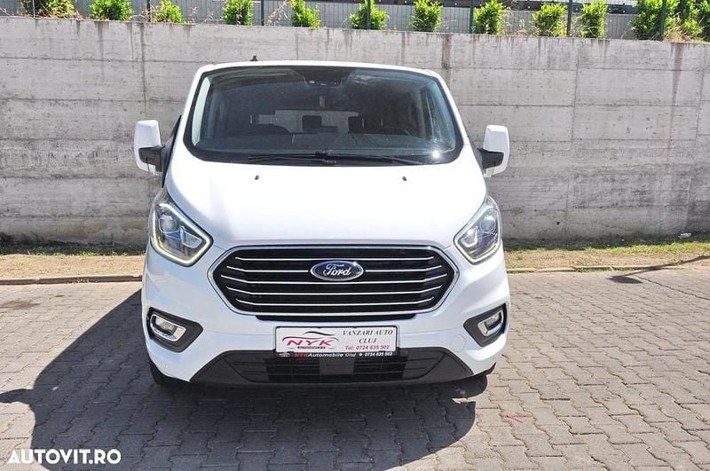 Second-hand Ford Tourneo Titanium 185 CP (136 kW) 2020 Culoarealb Van