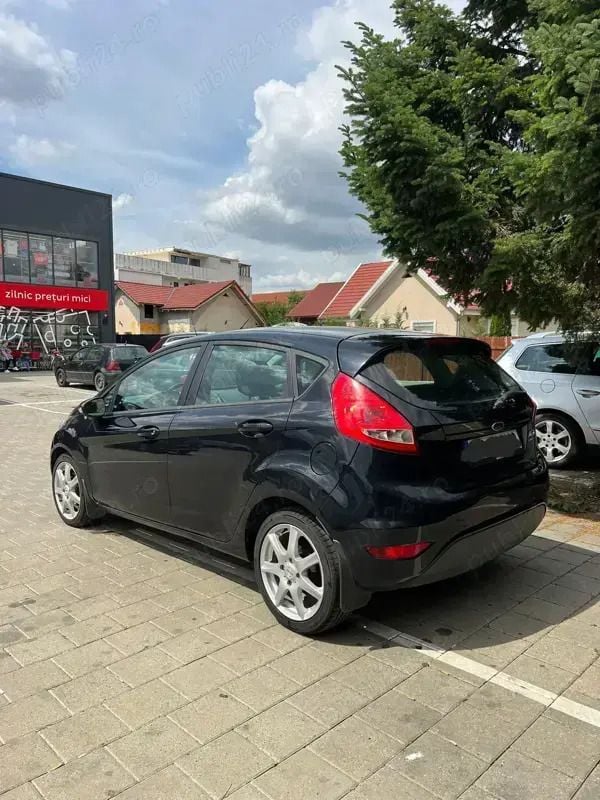 Utilizat 2009 Ford Fiesta Hatchback | 2.550 EUR (Preț bun) - Imagine 1/4