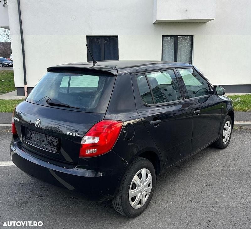 Second-hand Skoda Fabia Classic 70 CP (51 kW) 2014 Culoarenegru Hatchback