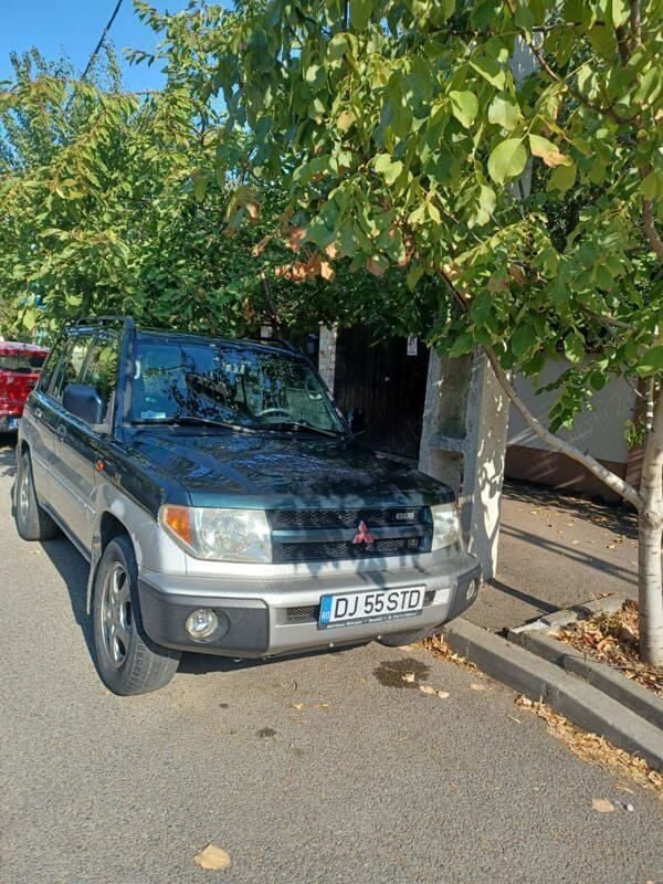 Verde Utilizat 2003 Mitsubishi Pajero SUV | 5.000 EUR - Imagine 1/4