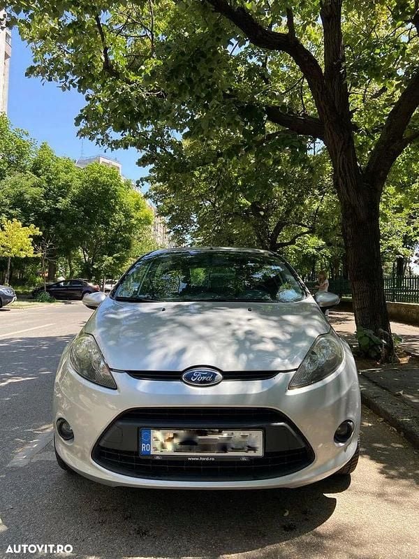 Culoaregri Utilizat 2010 Ford Fiesta Hatchback | 2.700 EUR (Preț bun) - Imagine 1/4
