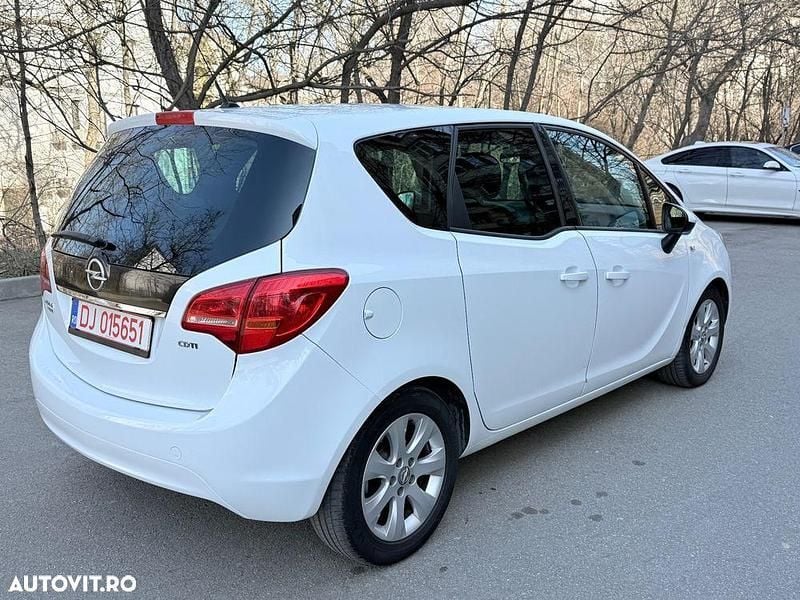 Second-hand Opel Meriva Edition 110 CP (80 kW) 2012 Culoarealb Monovolum