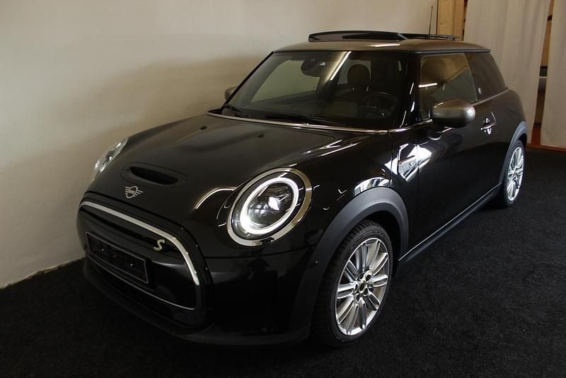 Utilizat 2023 Mini Cooper SE Hatchback | 24.882 EUR - Imagine 1/1