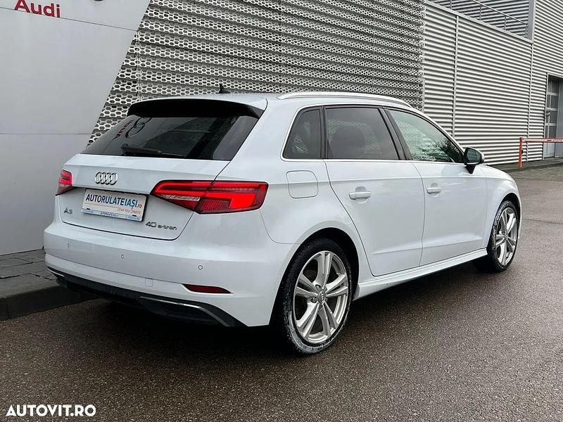 Second-hand Audi A3 Sportback e-tron Sport 204 CP (150 kW) 2019 Culoarealb Hatchback