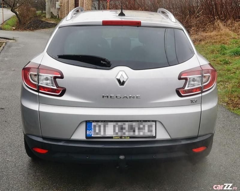 Argintiu Utilizat 2013 Renault Mégane III Bose Edition | 4.450 EUR (Preț OK) - Imagine 1/4