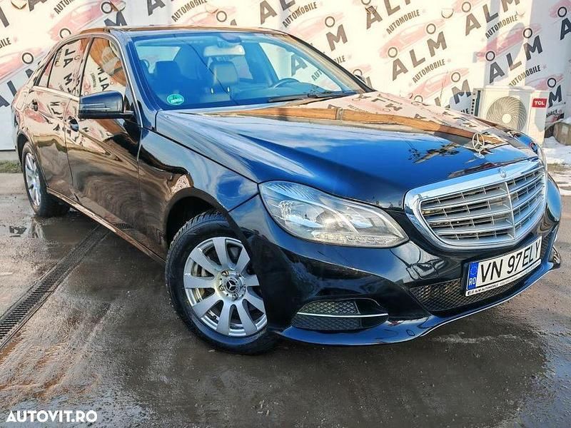 Culoarenegru Utilizat 2015 Mercedes E200 Elegance Berlinǎ | 8.990 EUR - Imagine 1/4