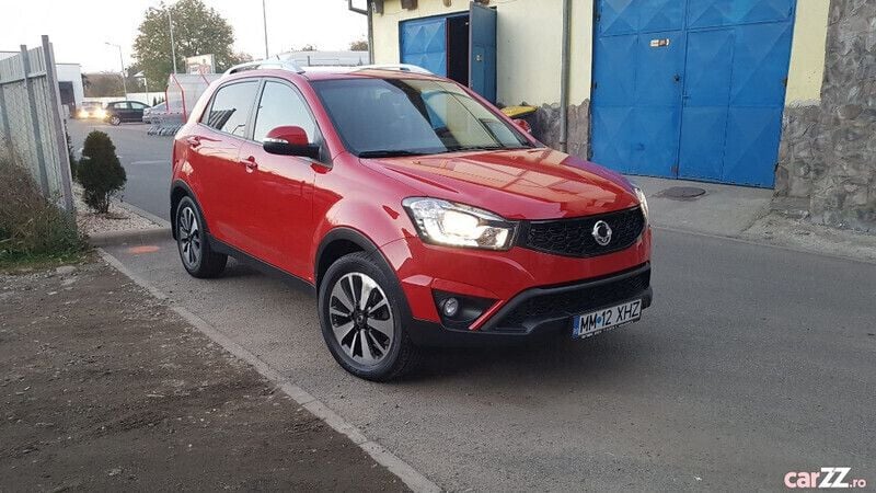 Roșu Utilizat 2016 Ssangyong (KGM) Korando SUV | 11.200 EUR - Imagine 1/4