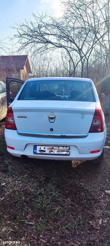 Alb Utilizat 2012 Dacia Logan Lauréate Berlinǎ | 2.200 EUR (Preț OK) - Imagine 1/4