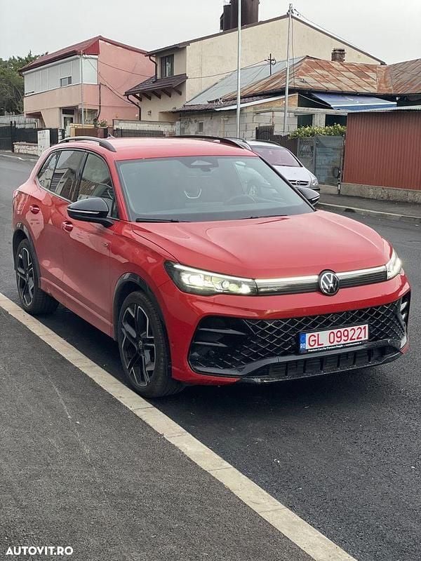 Rosu Utilizat 2024 VW Tiguan R-line SUV | 41.000 EUR - Imagine 1/4