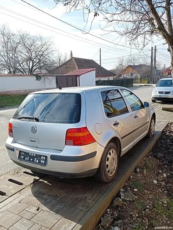 Second-hand VW Golf IV 55 CP (40 kW) 2001 Berlinǎ