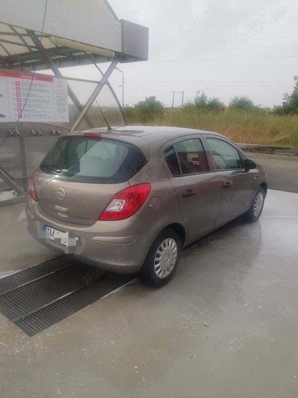 Maro Utilizat 2012 Opel Corsa Hatchback | 2.700 EUR (Preț bun) - Imagine 1/4
