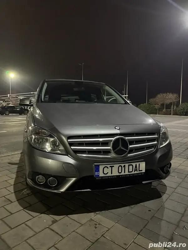 Gri Utilizat 2012 Mercedes B200 Monovolum | 7.950 EUR (Preț OK) - Imagine 1/4