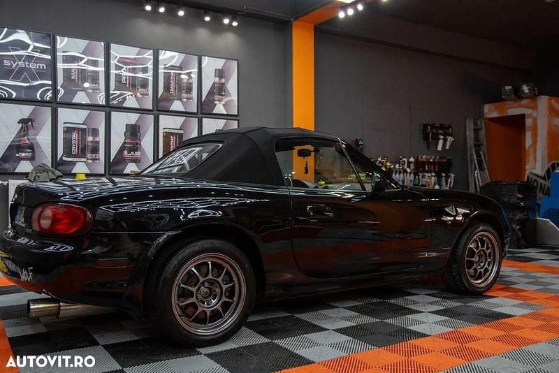 Second-hand Mazda MX5 Inclusive 140 CP (102 kW) 2003 Culoarenegru Cabrio