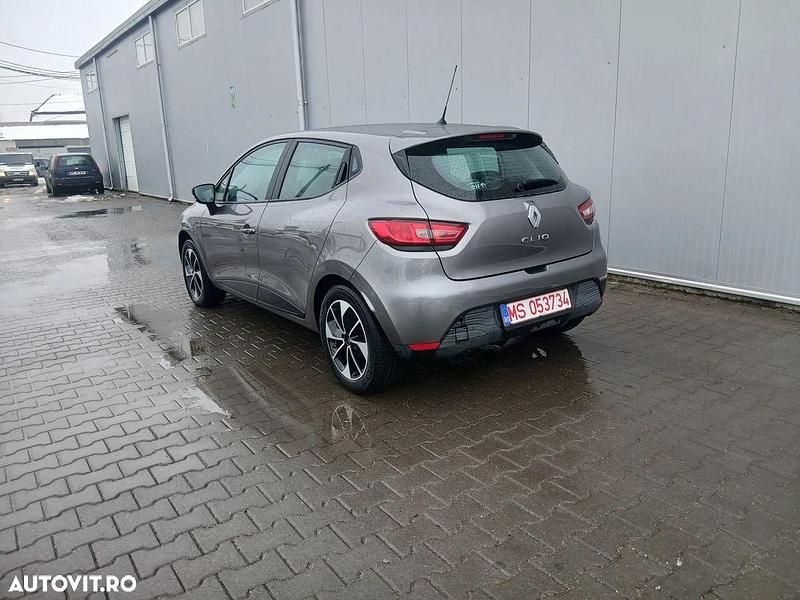 Second-hand Renault Clio IV 73 CP (53 kW) 2015 Culoareargint Hatchback