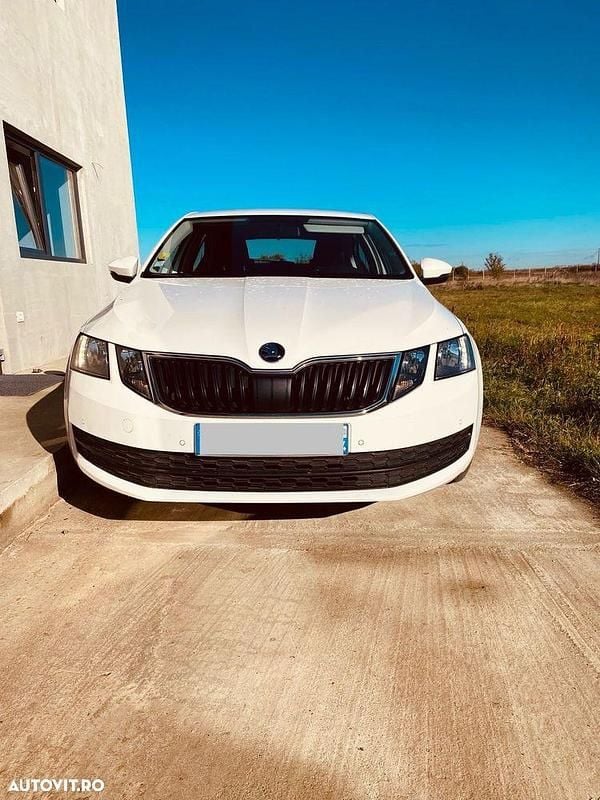 Culoarealb Utilizat 2020 Skoda Octavia Style Break | 7.250 EUR (Super Preț) - Imagine 1/4