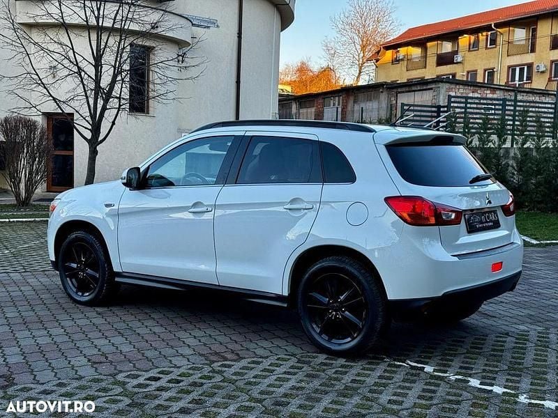 Second-hand Mitsubishi ASX Diamant Edition 150 CP (110 kW) 2014 Culoarealb SUV