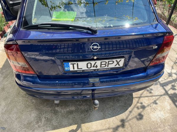 Second-hand Opel Astra 84 CP (61 kW) 2004 Berlinǎ