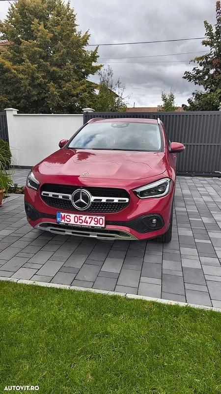 Culoarerosu Utilizat 2020 Mercedes GLA250 SUV | 35.500 EUR (Preț OK) - Imagine 1/4