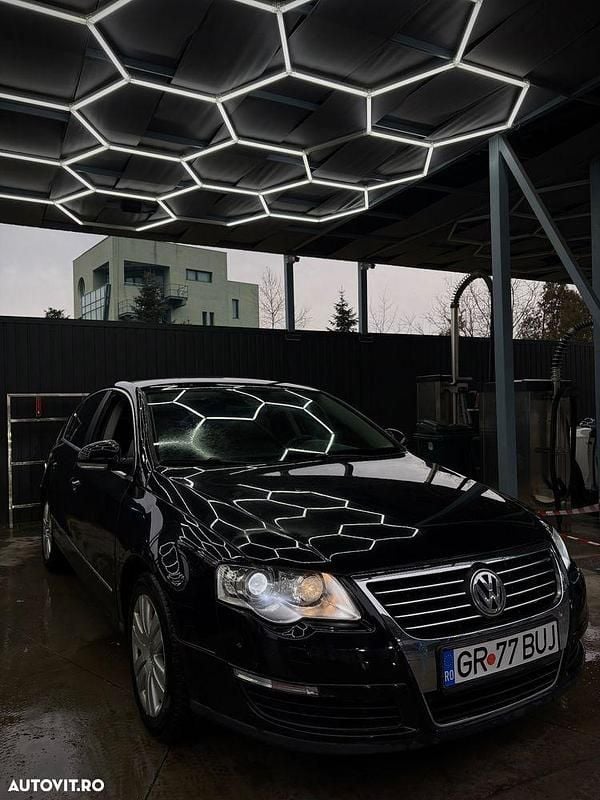 Culoarenegru Utilizat 2009 VW Passat Comfortline Berlinǎ | 4.200 EUR (Preț bun) - Imagine 1/4