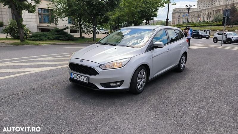 Gri Utilizat 2016 Ford Focus Titanium Break | 6.900 EUR (Super Preț) - Imagine 1/4
