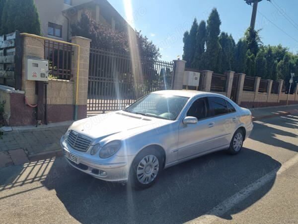 Second-hand Mercedes 220 160 CP (117 kW) 2002 Berlinǎ