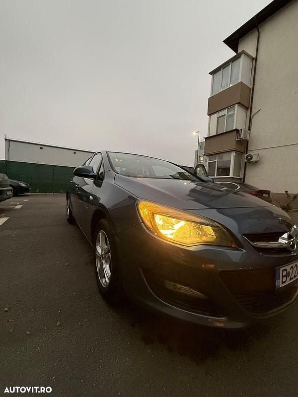 Culoarealbastru Utilizat 2016 Opel Astra Berlinǎ | 6.200 EUR (Preț OK) - Imagine 1/4