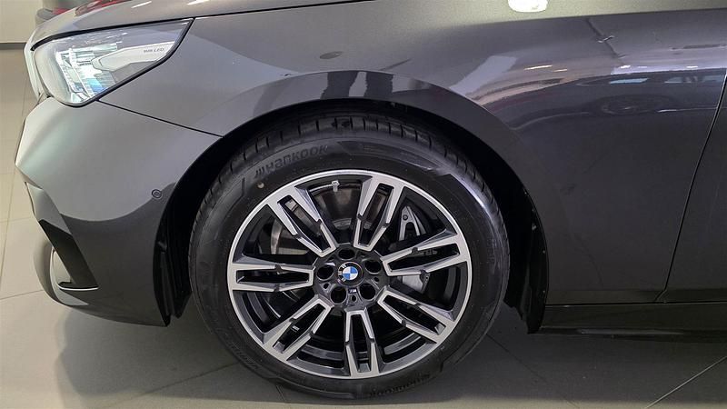 Second-hand BMW i5 Comfort Edition 250 kW (340 CP) 2025 Gri sophisto brilliant effect metalizat metalizat Berlinǎ