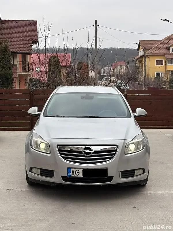 Utilizat 2009 Opel Insignia Hatchback | 2.999 EUR (Preț OK) - Imagine 1/4