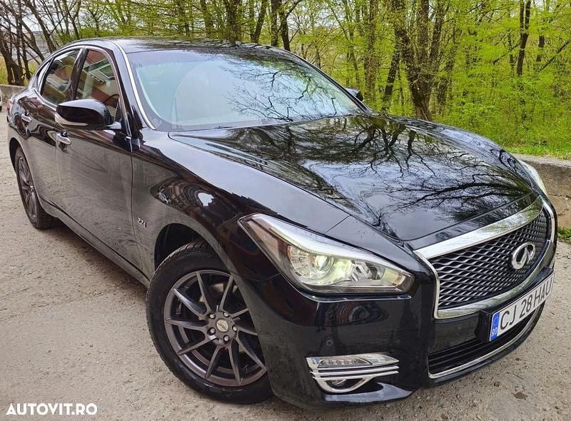 Culoarenegru Utilizat 2014 Infiniti Q70 Berlinǎ | 7.750 EUR - Imagine 1/4