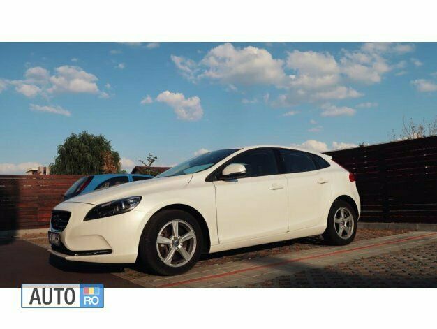 Second-hand Volvo V40 120 CP (88 kW) 2016 Alb Break