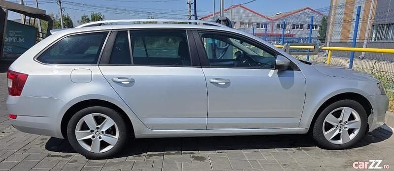 Argintiu Utilizat 2014 Skoda Octavia Elegance Berlinǎ | 6.500 EUR (Preț bun) - Imagine 1/4