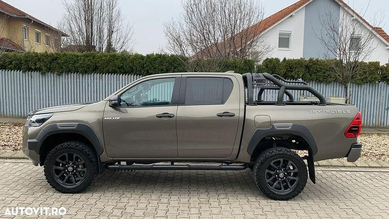 Second-hand Toyota HiLux Edition 204 CP (150 kW) 2021 Culoareverde Pickup