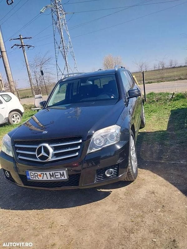 Culoarenegru Utilizat 2011 Mercedes GLK300 SUV | 6.850 EUR - Imagine 1/4