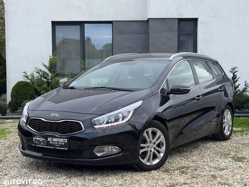 Second-hand Kia Ceed 90 CP (66 kW) 2014 Culoarenegru Hatchback