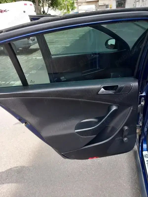 Utilizat 2009 VW Passat Berlinǎ | 4.200 EUR (Preț OK) - Imagine 1/4