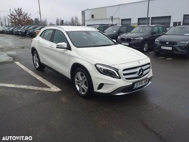 Culoarealb Utilizat 2016 Mercedes GLA220 SUV | 15.500 EUR (Preț bun) - Imagine 1/4
