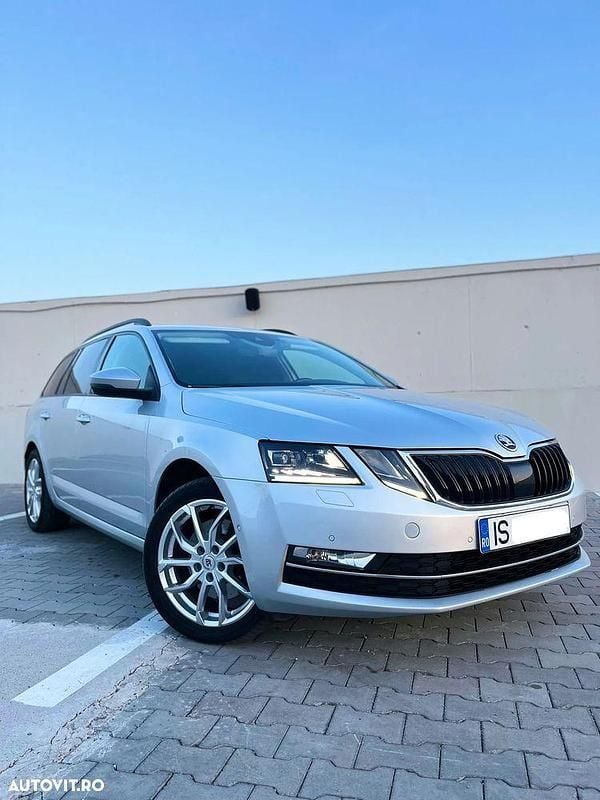 Culoareargint Second-hand 2017 Skoda Octavia Elegance Break | 15.200 EUR (Preț OK) - Imagine 1/4