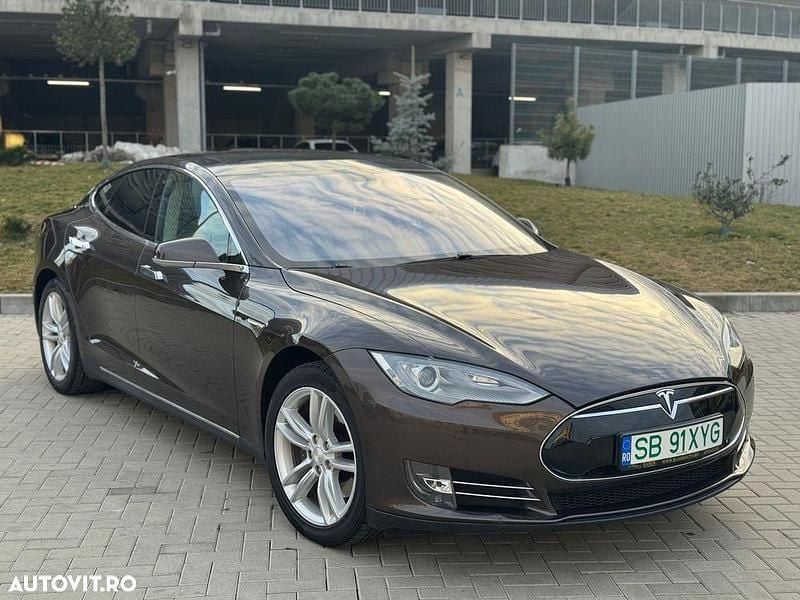 Second-hand Tesla Model S 492 kW (670 CP) 2015 Culoaremaro Hatchback