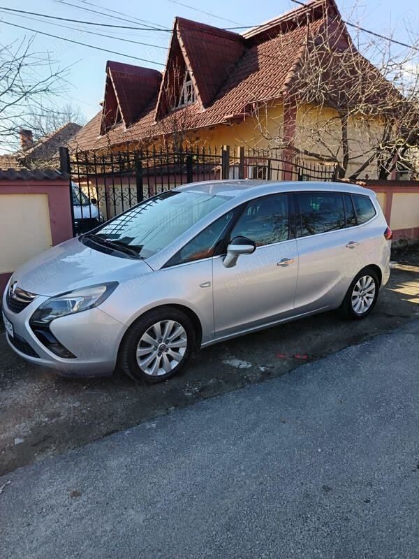 Utilizat 2012 Opel Zafira Monovolum | 4.500 EUR (Preț bun) - Imagine 1/4