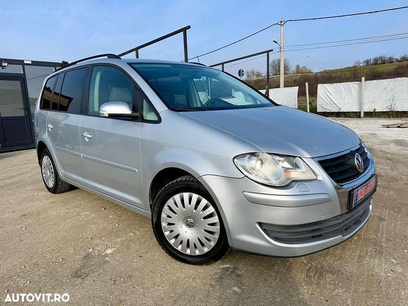 Culoaregri Utilizat 2008 VW Touran Conceptline Monovolum | 3.990 EUR (Scump) - Imagine 1/4