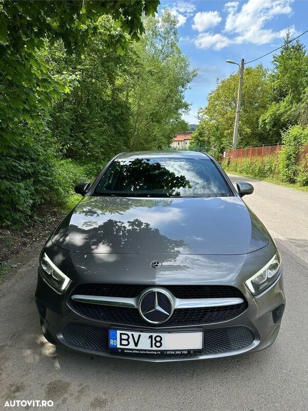 Gri Utilizat 2019 Mercedes A180 Hatchback | 16.790 EUR (Preț OK) - Imagine 1/4
