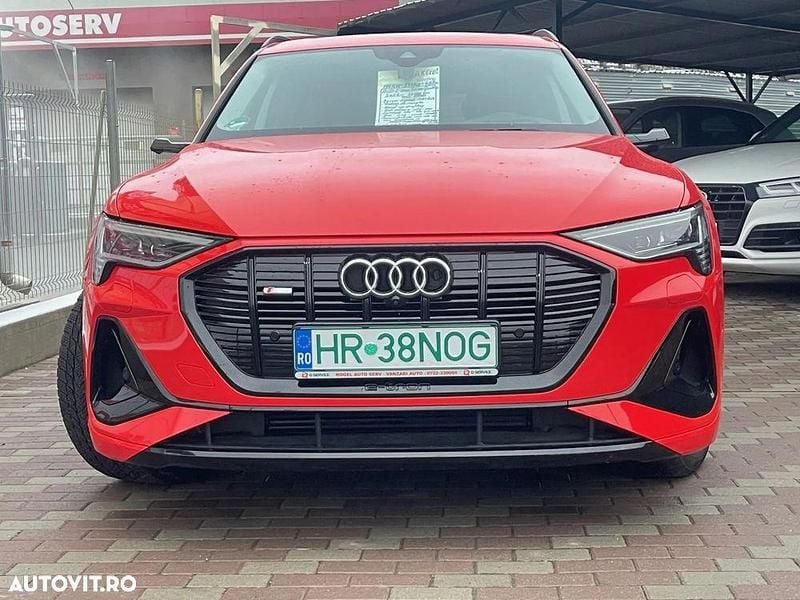 Culoarerosu Utilizat 2022 Audi e-tron S-Line SUV | 54.998 EUR (Scump) - Imagine 1/4