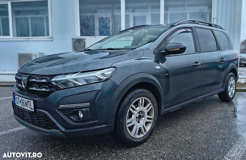 Second-hand Dacia Jogger Extreme 100 CP (73 kW) 2022 Culoaregri Monovolum