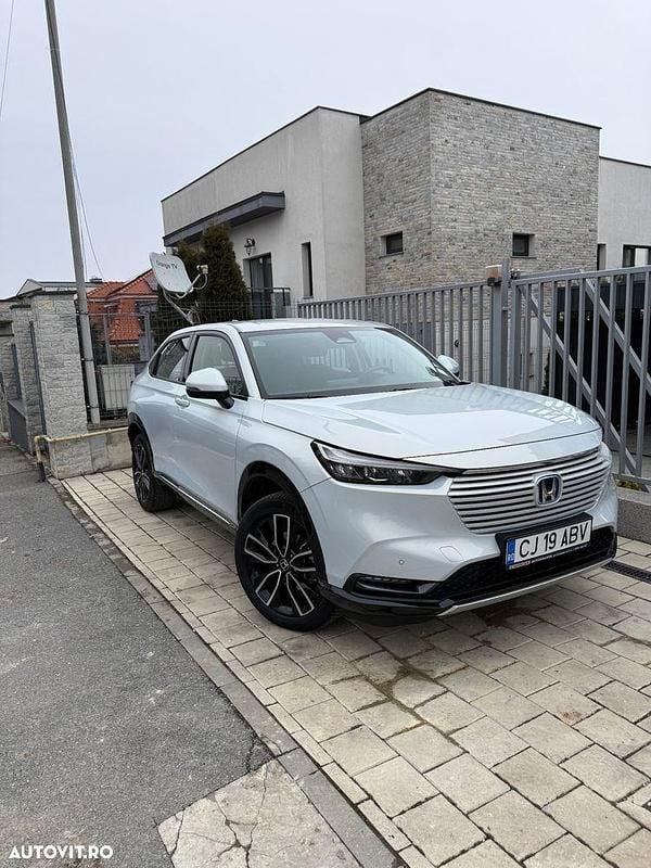 Second-hand Honda HR-V Executive 130 CP (95 kW) 2021 Culoarealb SUV