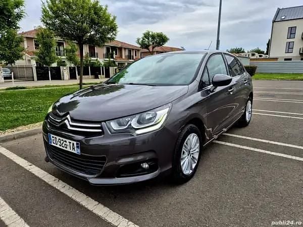 Gri Utilizat 2017 Citroën C4 PureTech Hatchback | 5.699 EUR (Super Preț) - Imagine 1/4
