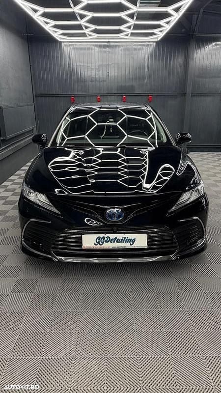 Second-hand Toyota Camry Luxury 218 CP (160 kW) 2022 Culoarenegru Berlinǎ