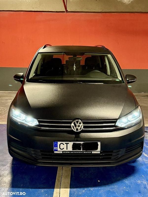 Second-hand VW Touran Comfortline 150 CP (110 kW) 2019 Culoarenegru Monovolum